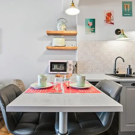 Ferienhaus Happy Days Port Ambonne Renovierte 2-zimmer-wohnung Mit Terrasse Agde
